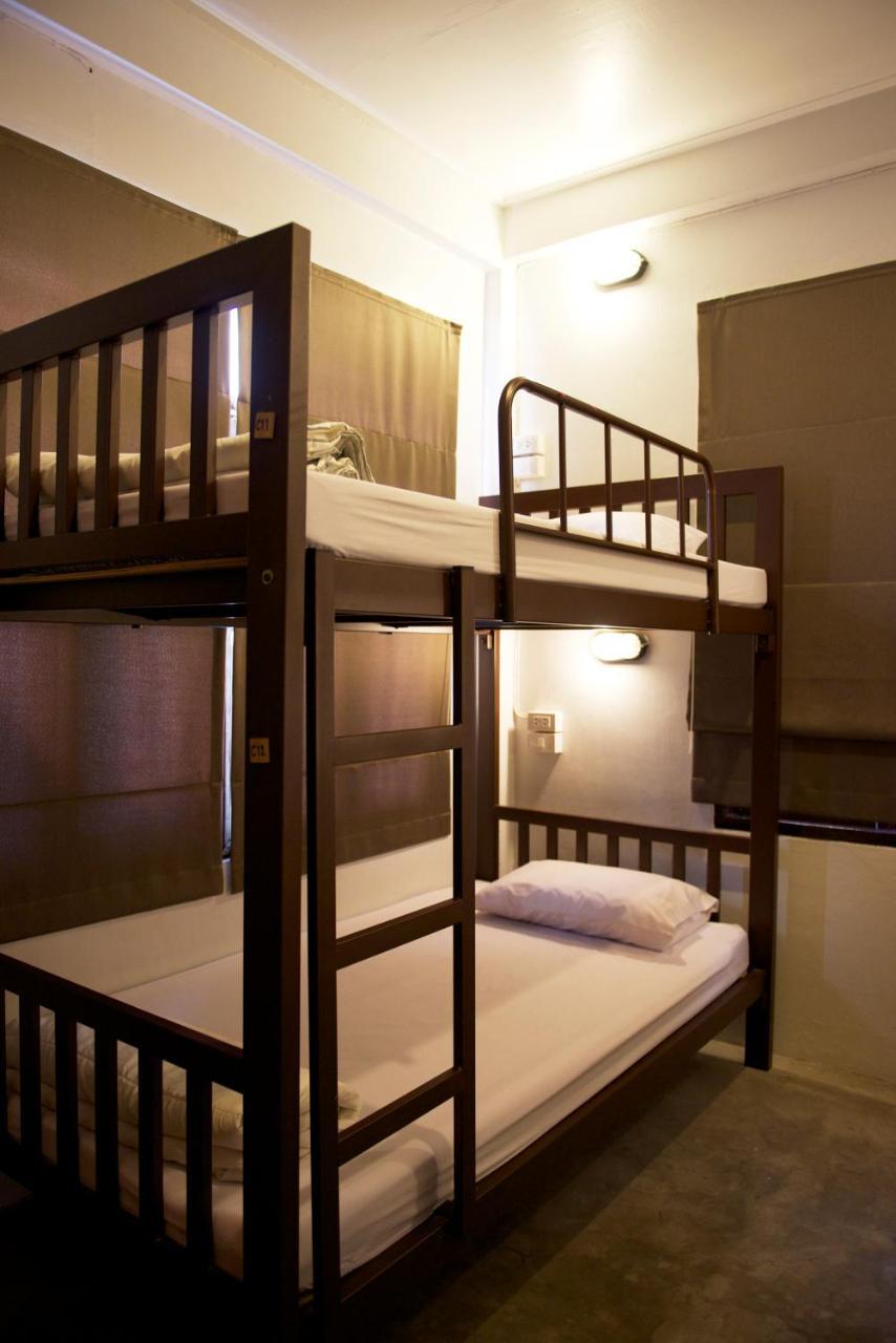 Some Rest Hostel Bangkok Extérieur photo