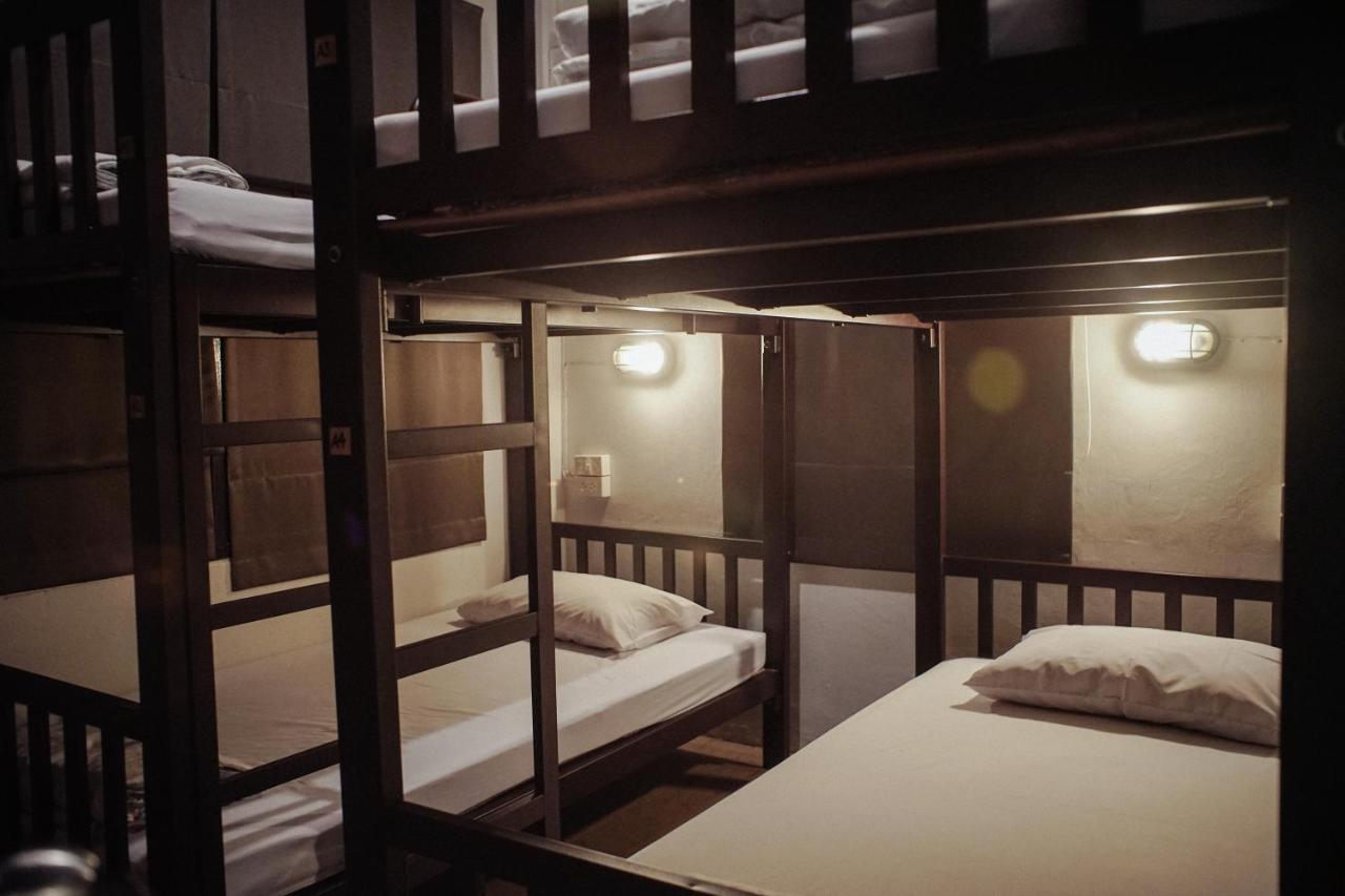 Some Rest Hostel Bangkok Extérieur photo